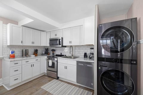 Kitchen or kitchenette, laundry, washing machine, kitchen