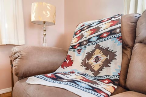 Living room, Decorative detail, Bedroom