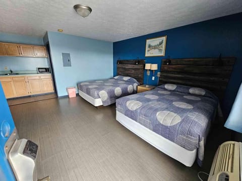 Travelers Inn and Suites Hotel in Paducah