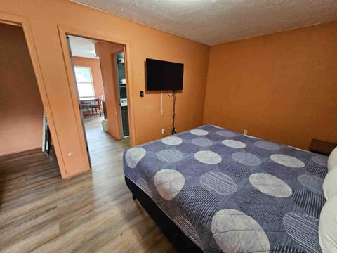 Travelers Inn and Suites Hotel in Paducah