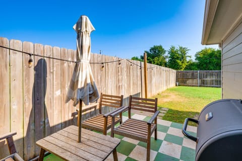 9 Mi to College Station Dog-Friendly Home with Yard House in Bryan