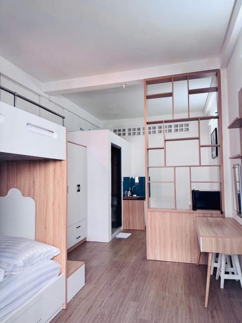 Bed, TV and multimedia, Kitchen or kitchenette, Photo of the whole room