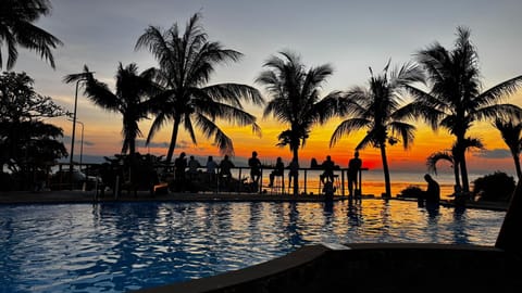 Natural landscape, Pool view, Sunset