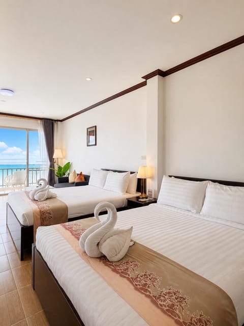 Natural landscape, Photo of the whole room, Bedroom