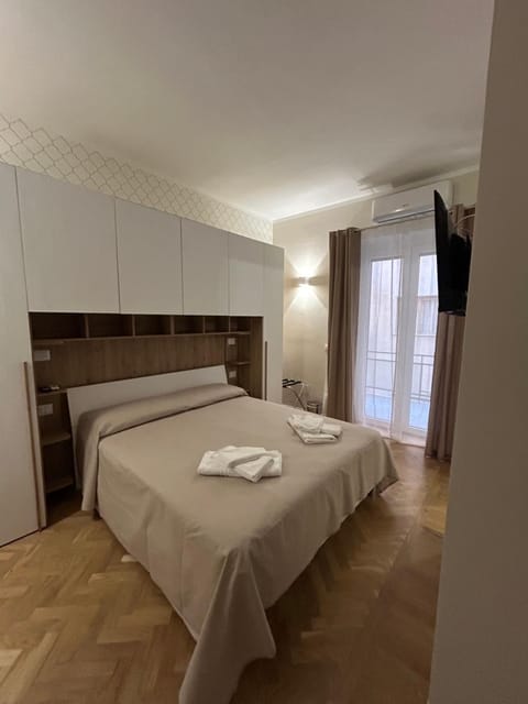 Bed, Photo of the whole room, Bedroom, towels, wardrobe