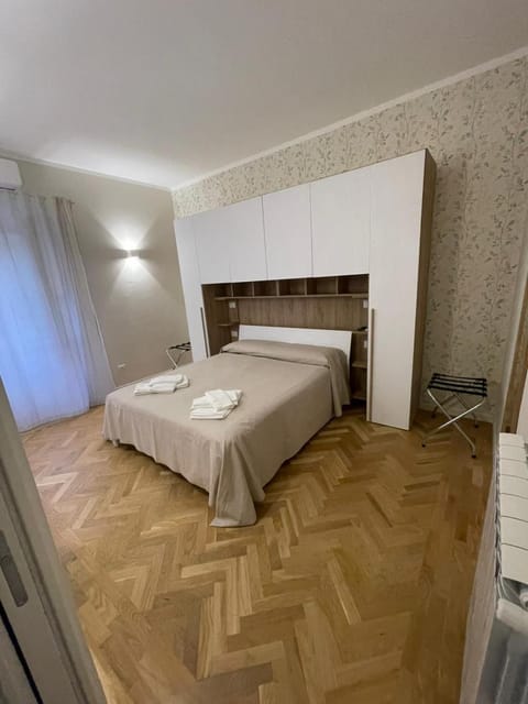 Bed, Bedroom, wardrobe