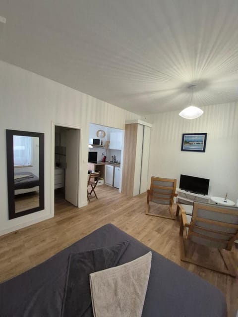 TV and multimedia, Living room, Dining area, Bedroom