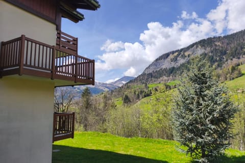 Apartment with pool at the foot of the slopes Apartment in Haute-Savoie
