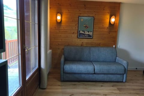 Apartment with pool at the foot of the slopes Apartment in Haute-Savoie