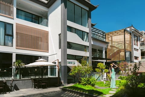 Property building, Garden, Garden view