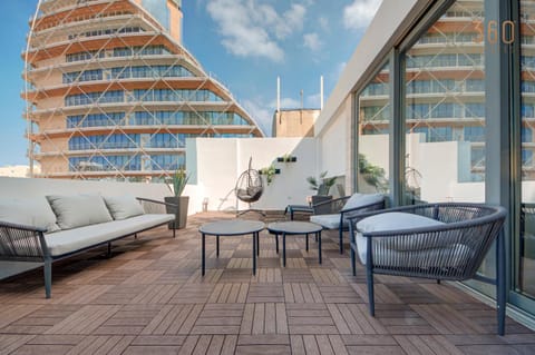 Patio, Day, View (from property/room), Balcony/Terrace, Living room, Seating area