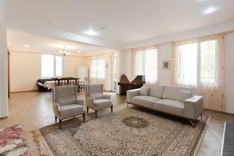 Living room, Seating area, Dining area