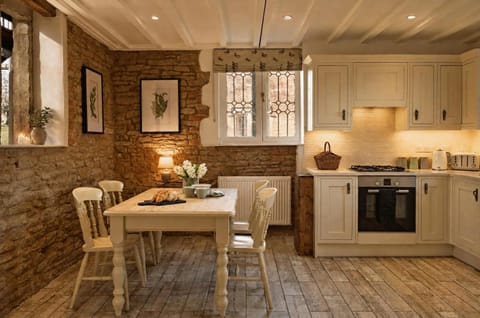 Dining area, Dinner, kitchen