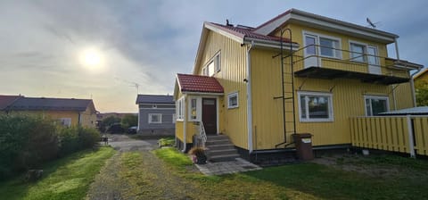 Air contioned and furnished half of semi detached house Apartment in Finland