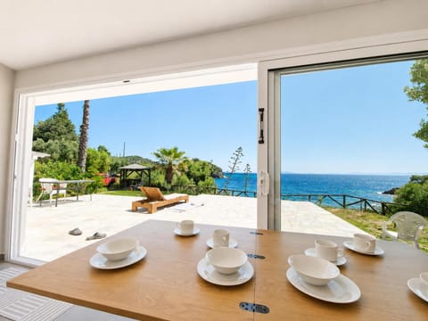 Patio, Day, Natural landscape, Coffee/tea facilities, View (from property/room), Balcony/Terrace, Dining area, Sea view