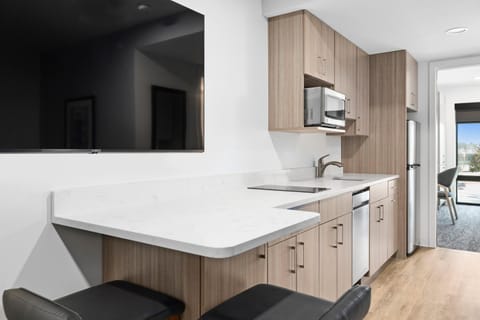 Kitchen or kitchenette, kitchen