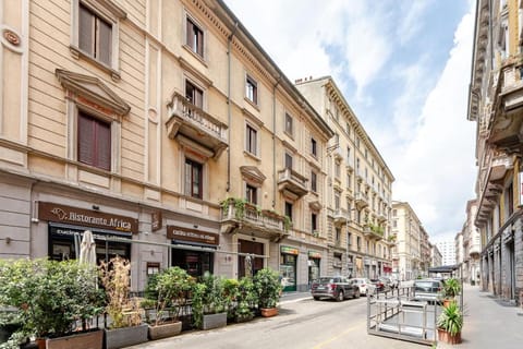 Property building, Neighbourhood, Street view, Location