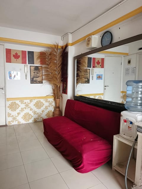 TV and multimedia, Kitchen or kitchenette, Living room, Seating area, Dining area