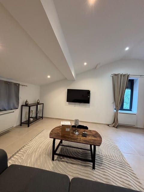 Appartement moderne rénové et tout équipé Apartment in Givors