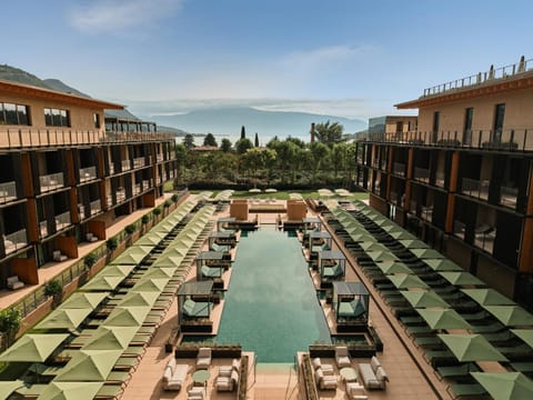 Property building, Patio, Spring, Day, Natural landscape, Summer, Garden, View (from property/room), Balcony/Terrace, Pool view, Swimming pool, Swimming pool, sunbed