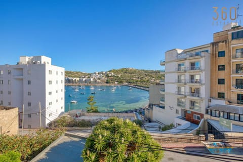 Nearby landmark, Day, Natural landscape, Lake view, Mountain view