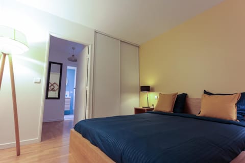 Bedroom, wardrobe