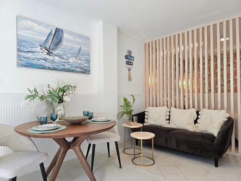 Living room, Seating area, Dining area