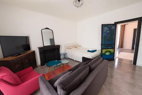 Communal lounge/ TV room, Bed