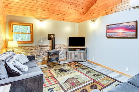 Sauna and Deck Wooded Cabin on Lake Vermilion! Cabin in Lake Vermilion