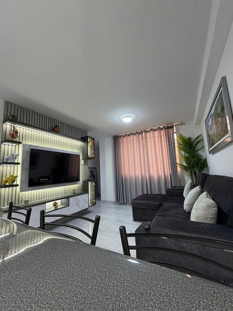 Communal lounge/ TV room, TV and multimedia, Living room