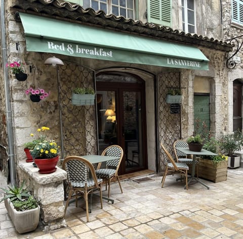 Property building, Breakfast