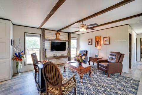 Peaceful Countryside Home with Yard in Hawley House in Abilene