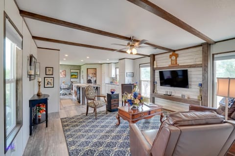 Peaceful Countryside Home with Yard in Hawley House in Abilene