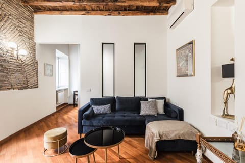 Living room, Photo of the whole room, Seating area