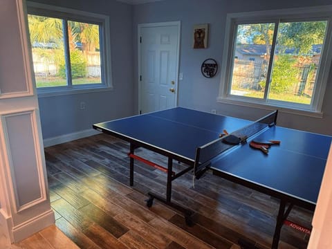 Relax & Explore Gulf Coast Modern Stay House in Spring Hill