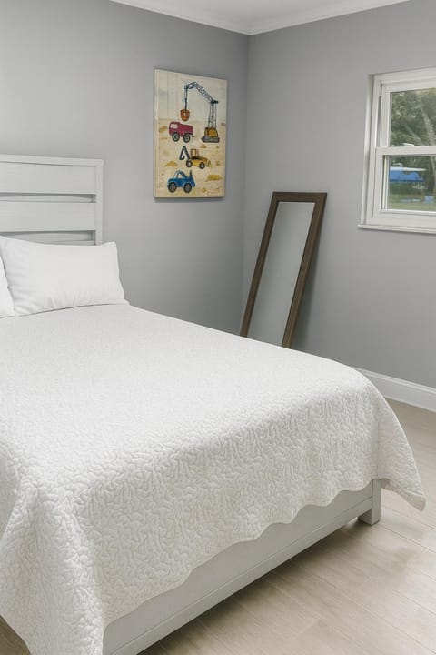 Relax & Explore Gulf Coast Modern Stay House in Spring Hill