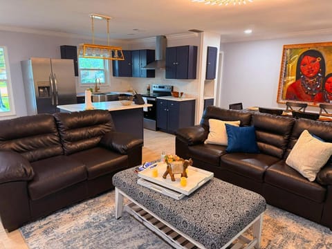 Relax & Explore Gulf Coast Modern Stay House in Spring Hill