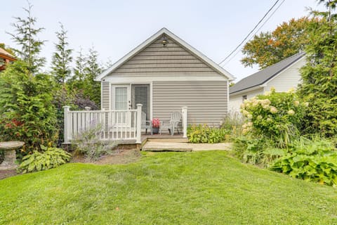 Dock, Deck and Fire Pit! Chautauqua Lake Retreat House in Allegheny River