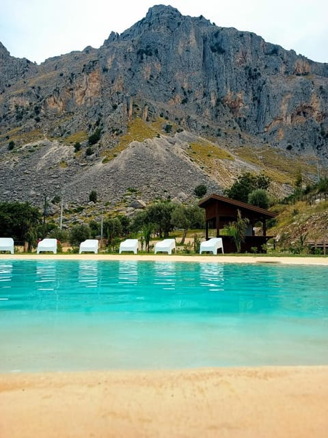 Nearby landmark, Natural landscape, Mountain view