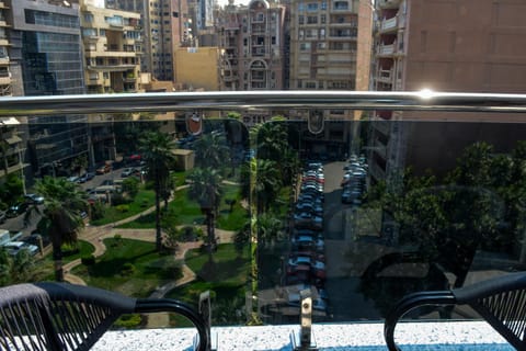Property building, Day, Neighbourhood, Bird's eye view, City view, Street view, Location, Parking