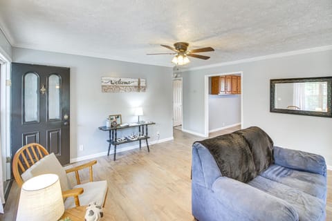 7 Mi to Barren River Lake Quiet Getaway with Yard! House in Barren River Lake