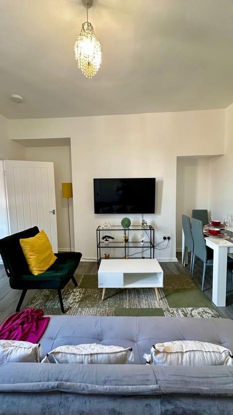 Communal lounge/ TV room, TV and multimedia, Living room