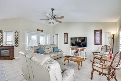 Dog-Friendly Home, Lake Henderson Across Street! House in Inverness