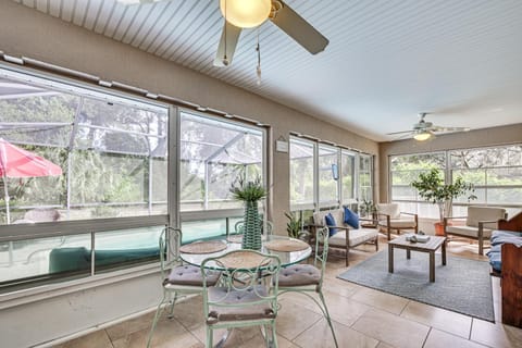 Dog-Friendly Home, Lake Henderson Across Street! House in Inverness