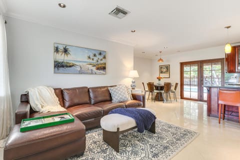Fish, Swim and Relax Poolside! Deerfield Beach Oasis House in Deerfield Beach