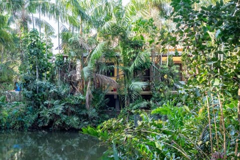 Property building, Facade/entrance, Off site