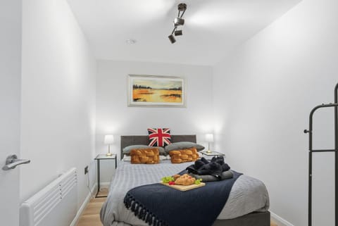 Blue Mill - On The High Street Apartment in Swindon