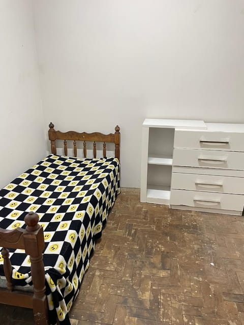 Quarto individual em casa na área nobre de Juiz de Fora Bed and Breakfast in Juiz de Fora