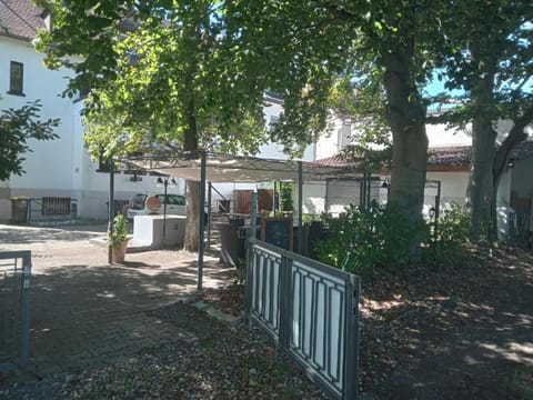 Gemütliches Buchen Zimmer mit Gemeinschaftsbad Vacation rental in Karlsruhe