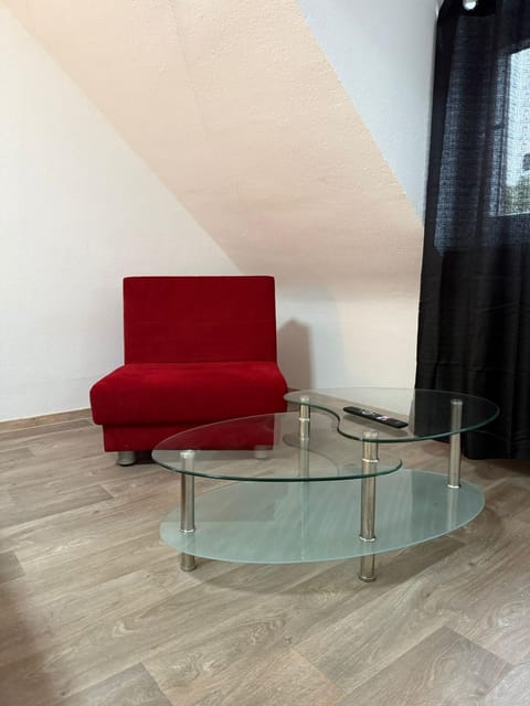 Gemütliches Buchen Zimmer mit Gemeinschaftsbad Vacation rental in Karlsruhe